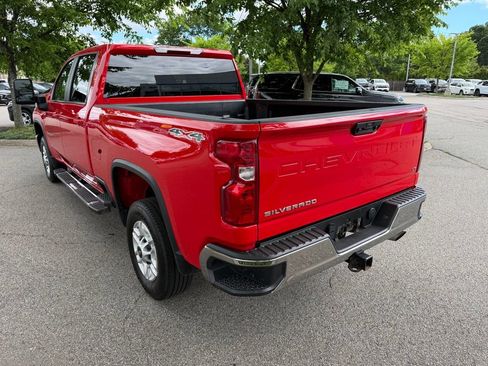 Used 2025 Chevrolet Silverado 2500 LT w/ Convenience Package AWD/4WD image 3