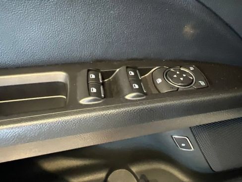 Used 2017 Ford Fusion SE w/ Equipment Group 602A FWD image 22