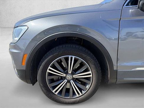 Used 2019 Volkswagen Tiguan SEL FWD image 23