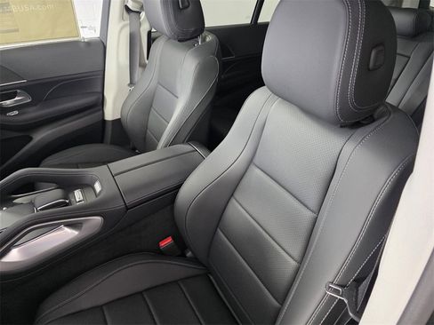 New 2026 Mercedes-Benz GLS 450 4MATIC image 8