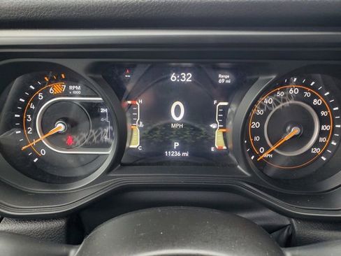 Used 2025 Jeep Wrangler Sport image 16