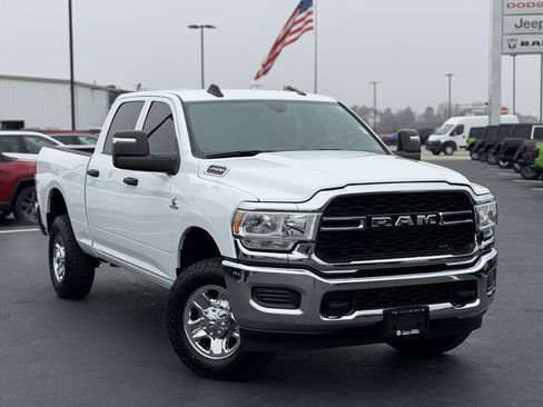Used 2024 RAM 2500 Tradesman w/ Chrome Appearance Group image 4