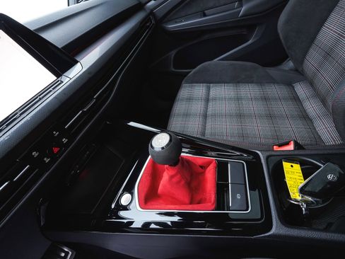 Used 2024 Volkswagen GTI SE image 27