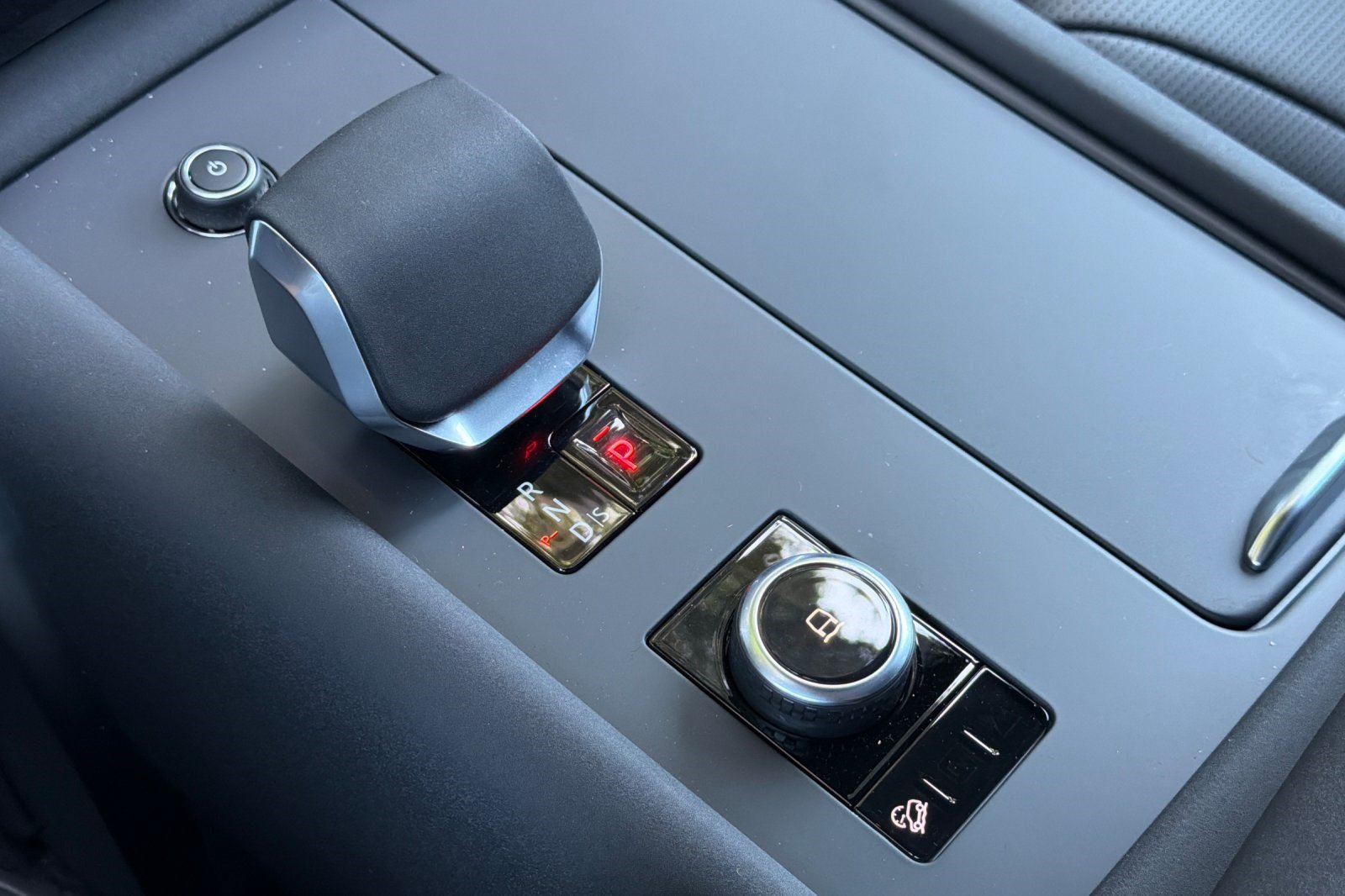 New 2026 Land Rover Discovery Dynamic SE AWD/4WD image 16