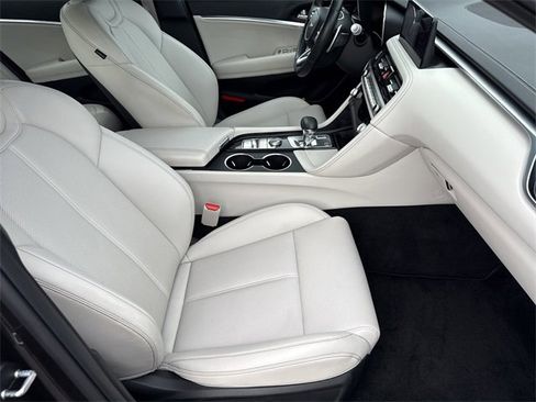 Used 2025 Genesis G70 2.5T image 35