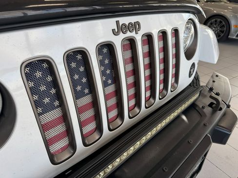 Used 2018 Jeep Wrangler Golden Eagle image 61