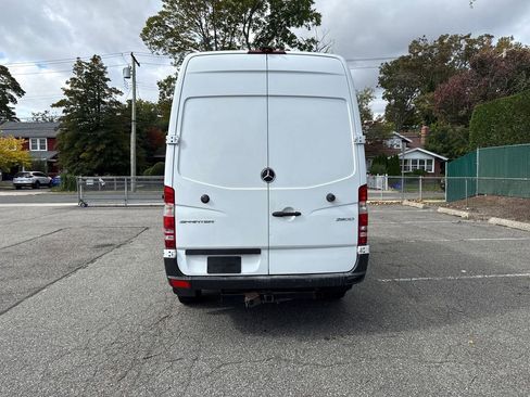 Used 2017 Mercedes-Benz Sprinter 2500 image 5