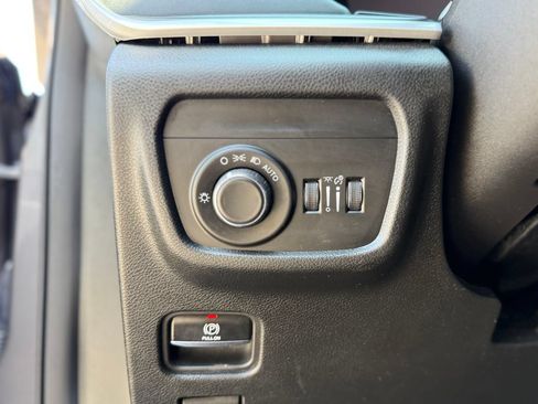 Used 2023 Jeep Grand Cherokee L Laredo AWD/4WD image 21