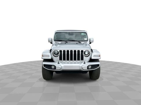Used 2023 Jeep Wrangler Altitude image 3
