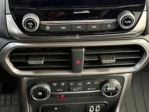 Used 2020 Ford EcoSport SE w/ SE Convenience Package image 12