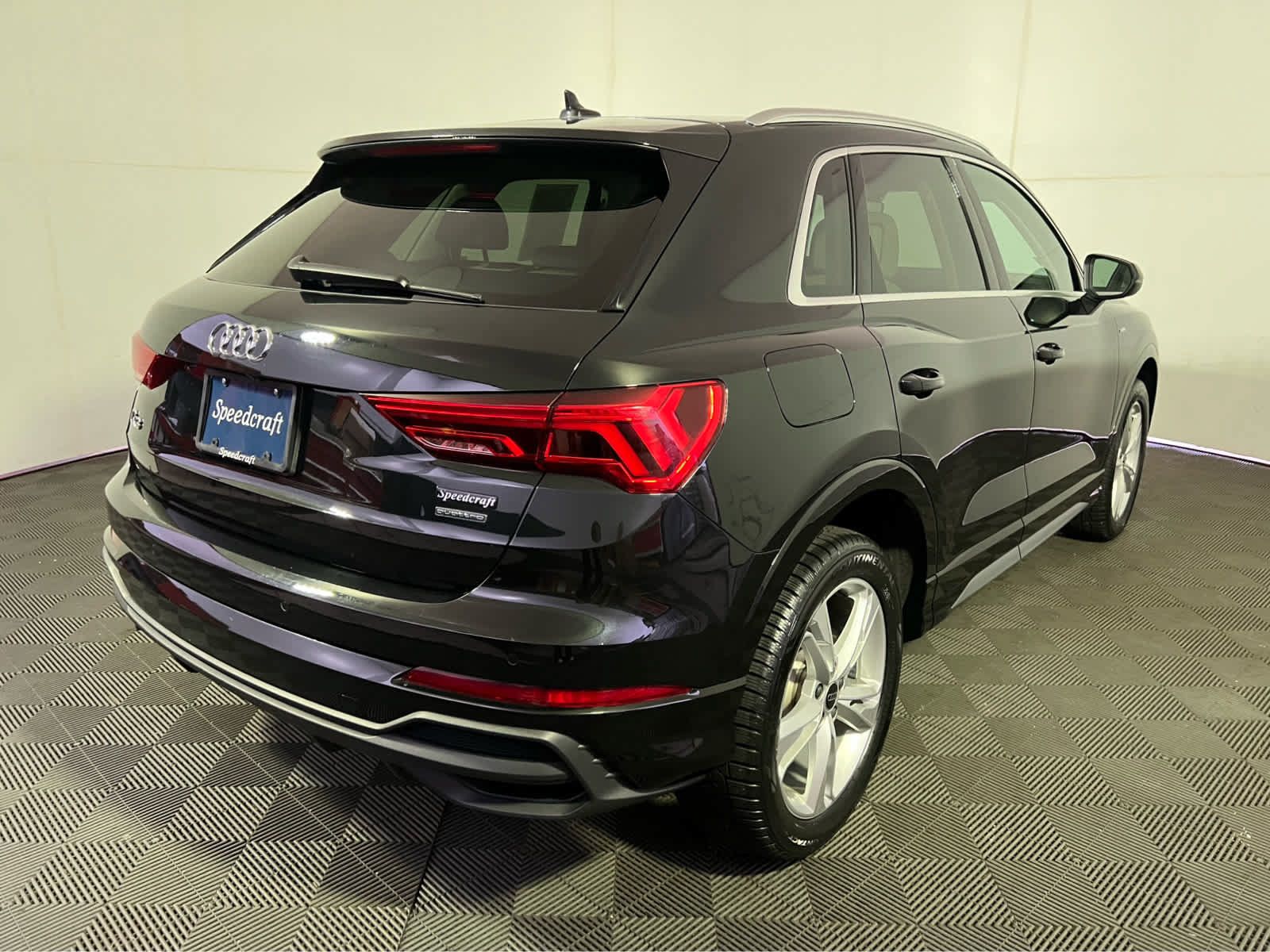 Used 2023 Audi Q3 2.0T Premium Plus w/ Premium Plus Package AWD/4WD image 7