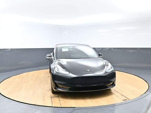 Used 2019 Tesla Model 3 Standard Range Plus image 4