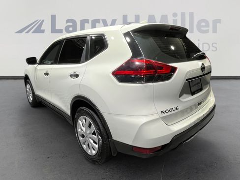 Used 2019 Nissan Rogue S image 3