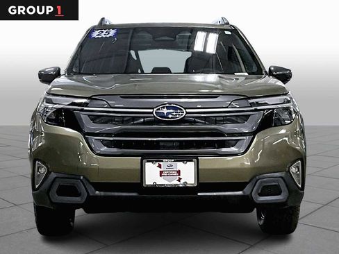 Used 2025 Subaru Forester Limited image 4