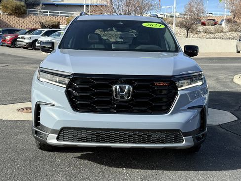 Certified 2024 Honda Pilot TrailSport image 3