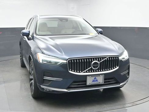 Used 2023 Volvo XC60 B5 Ultimate image 2