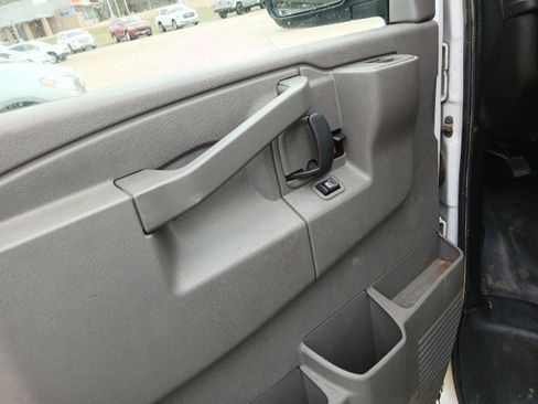 Used 2018 GMC Savana 2500 w/ Driver Convenience Package image 11