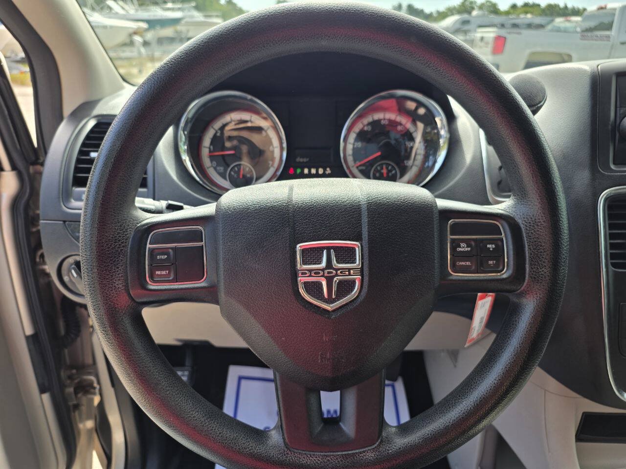 Used 2015 Dodge Grand Caravan SXT FWD image 21