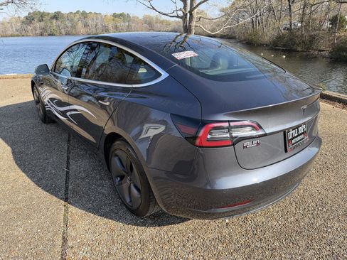 Used 2019 Tesla Model 3 Standard Range Plus image 5