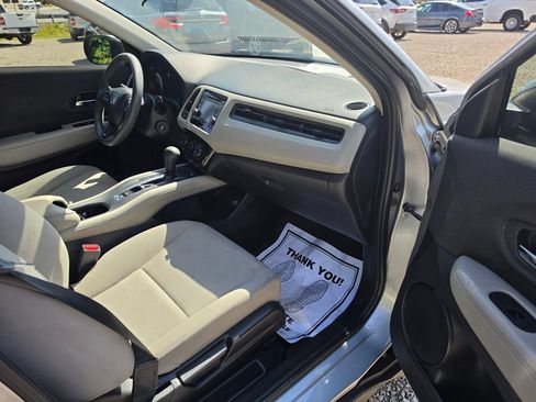 Used 2019 Honda HR-V LX image 16