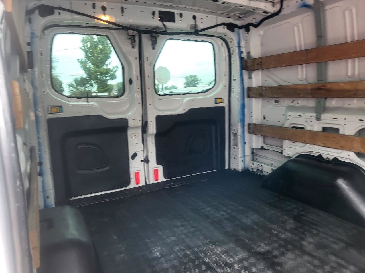 Used 2016 Ford Transit 250 130 Low Roof w/ Exterior Upgrade Package RWD image 16
