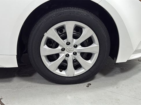 Certified 2022 Toyota Corolla LE image 21