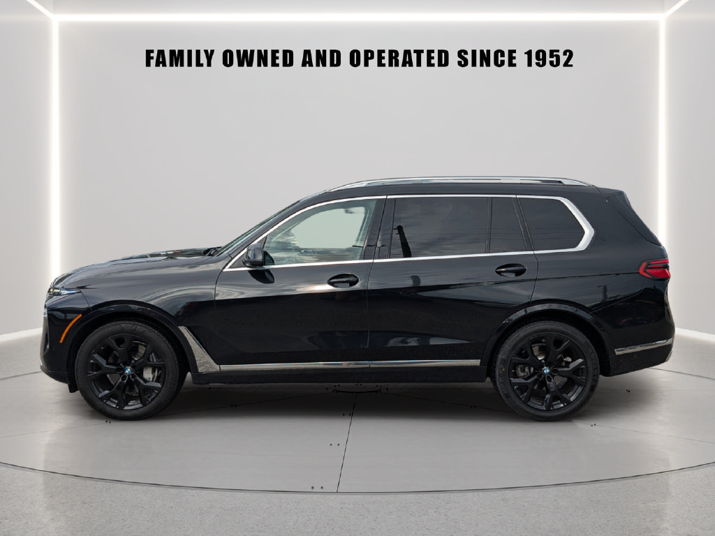 Used 2024 BMW X7 xDrive40i w/ Premium Package AWD/4WD image 3