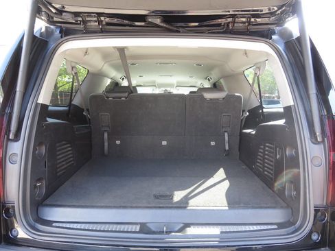 Used 2019 Chevrolet Suburban LT AWD/4WD image 22
