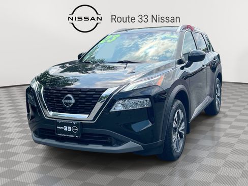 Used 2023 Nissan Rogue SV w/ SV Premium B Package AWD/4WD image 2
