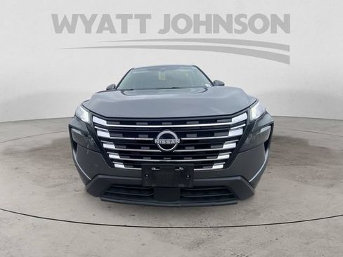 Used 2025 Nissan Rogue SV FWD image 14