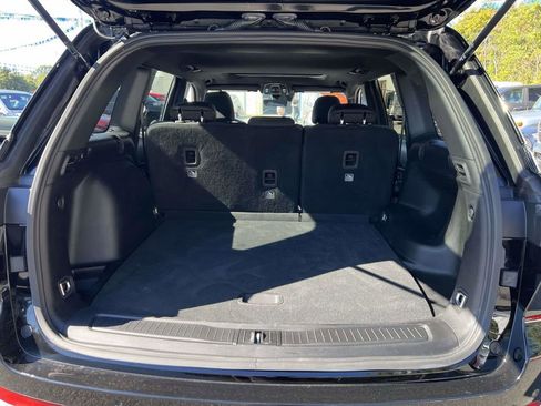 Used 2025 Jeep Grand Cherokee Laredo X image 11