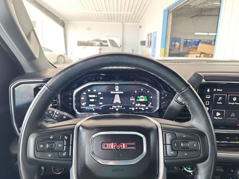 Used 2025 GMC Sierra 1500 SLT AWD/4WD image 19
