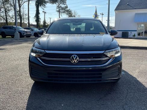 Used 2023 Volkswagen Jetta SE w/ Panoramic Sunroof Package image 30