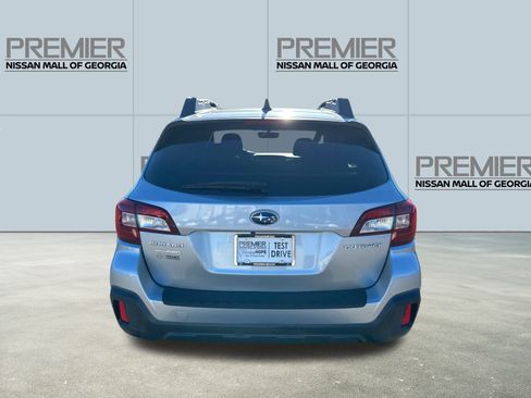 Used 2018 Subaru Outback 2.5i Premium image 6
