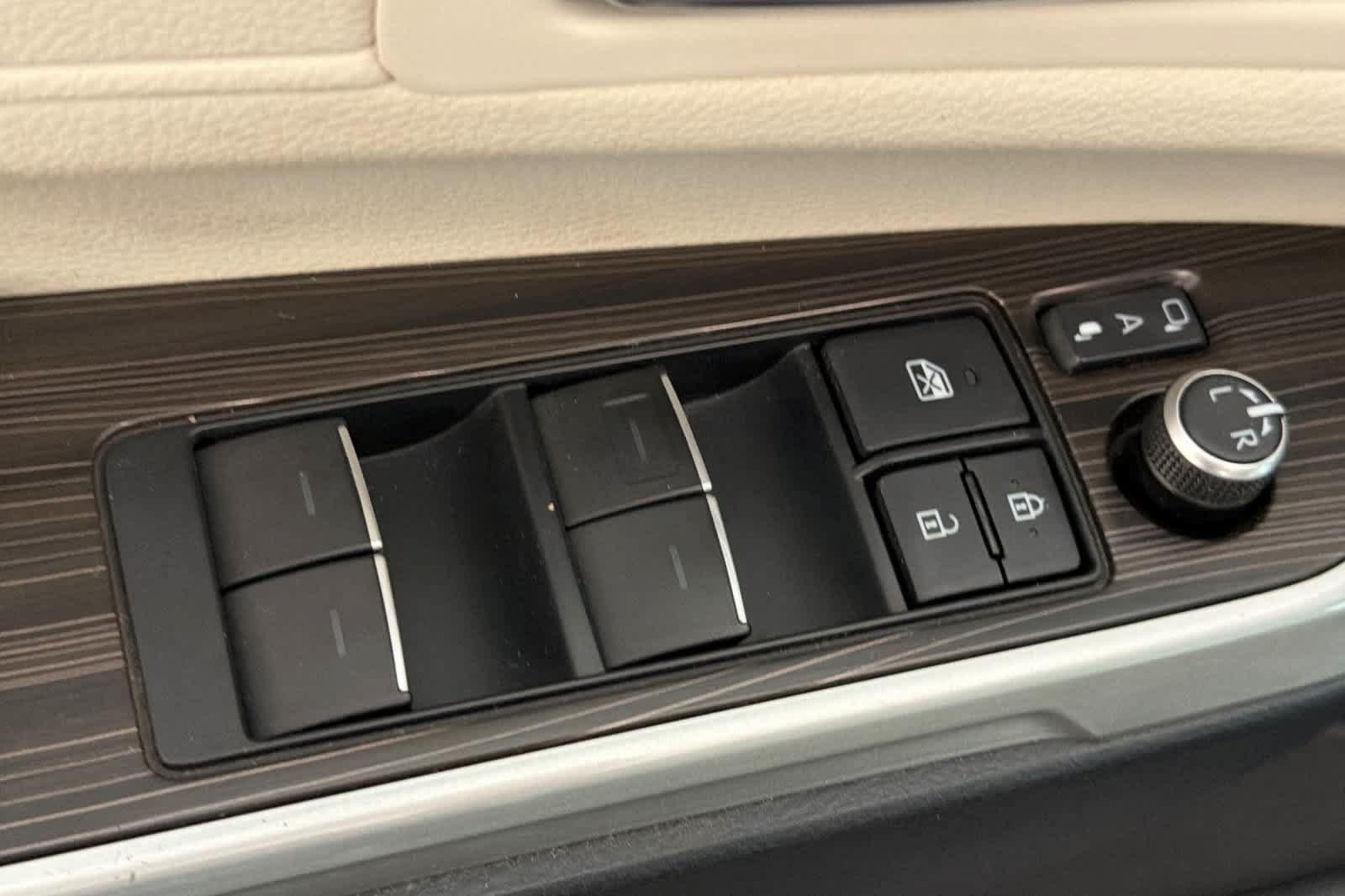 Used 2021 Toyota Sienna Limited AWD/4WD image 13