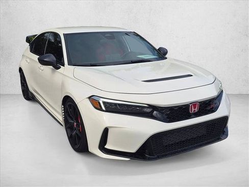 Used 2024 Honda Civic Type R image 3