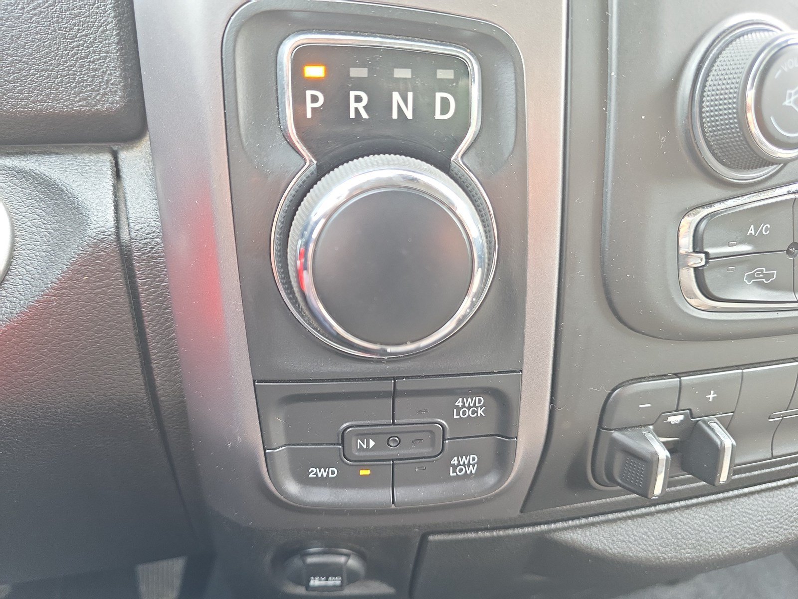 Used 2022 RAM 1500 Classic SLT w/ Electronics Group AWD/4WD image 27
