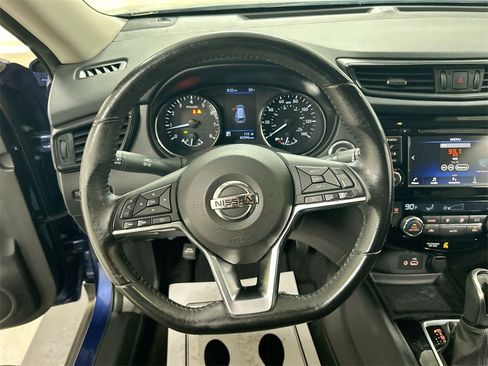 Used 2019 Nissan Rogue SV image 4