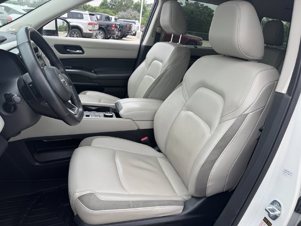 Used 2023 Nissan Pathfinder SL w/ SL Premium Package AWD/4WD image 25