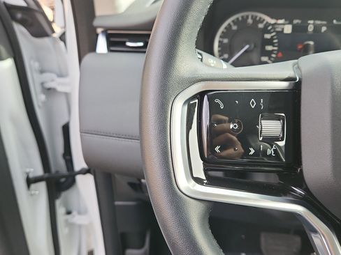 Used 2023 Land Rover Discovery Sport SE image 26