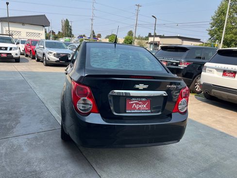Used 2013 Chevrolet Sonic LT w/ Wheels and Fog Lamp Package FWD image 6