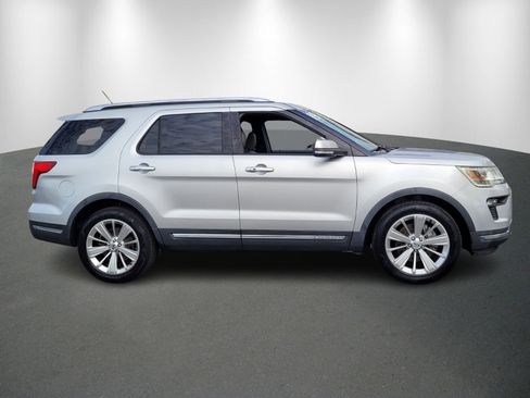Used 2019 Ford Explorer Limited w/ Class III Trailer Tow Package image 8