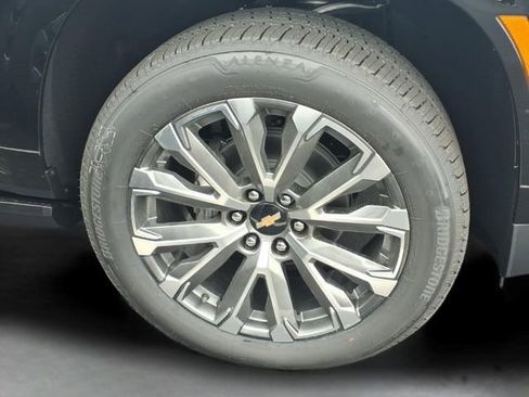 New 2026 Chevrolet Suburban High Country AWD/4WD image 16