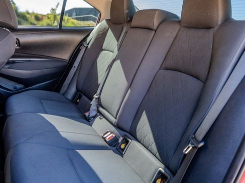 Used 2020 Toyota Corolla LE image 28