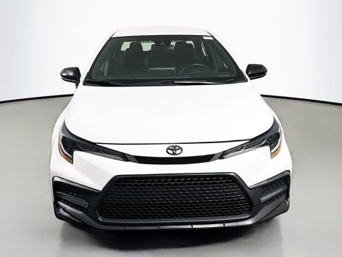 Used 2021 Toyota Corolla SE w/ Carpet Mat Package (TMS) image 2