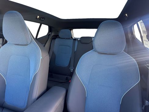 New 2026 Volvo EX30 Plus w/ Protection Package Premier image 19