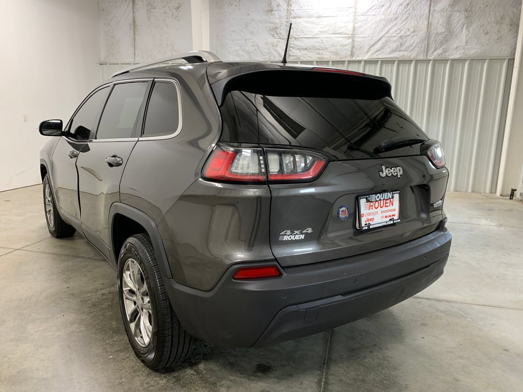 Used 2019 Jeep Cherokee Latitude Plus AWD/4WD image 4