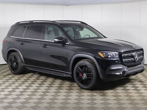 Used 2022 Mercedes-Benz GLS 450 4MATIC image 2