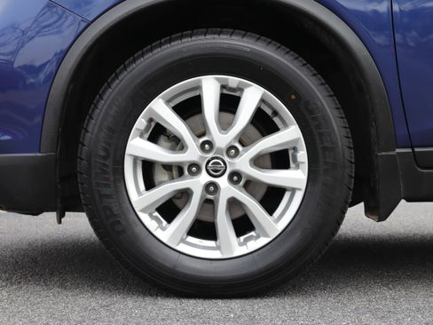 Used 2020 Nissan Rogue SV image 6