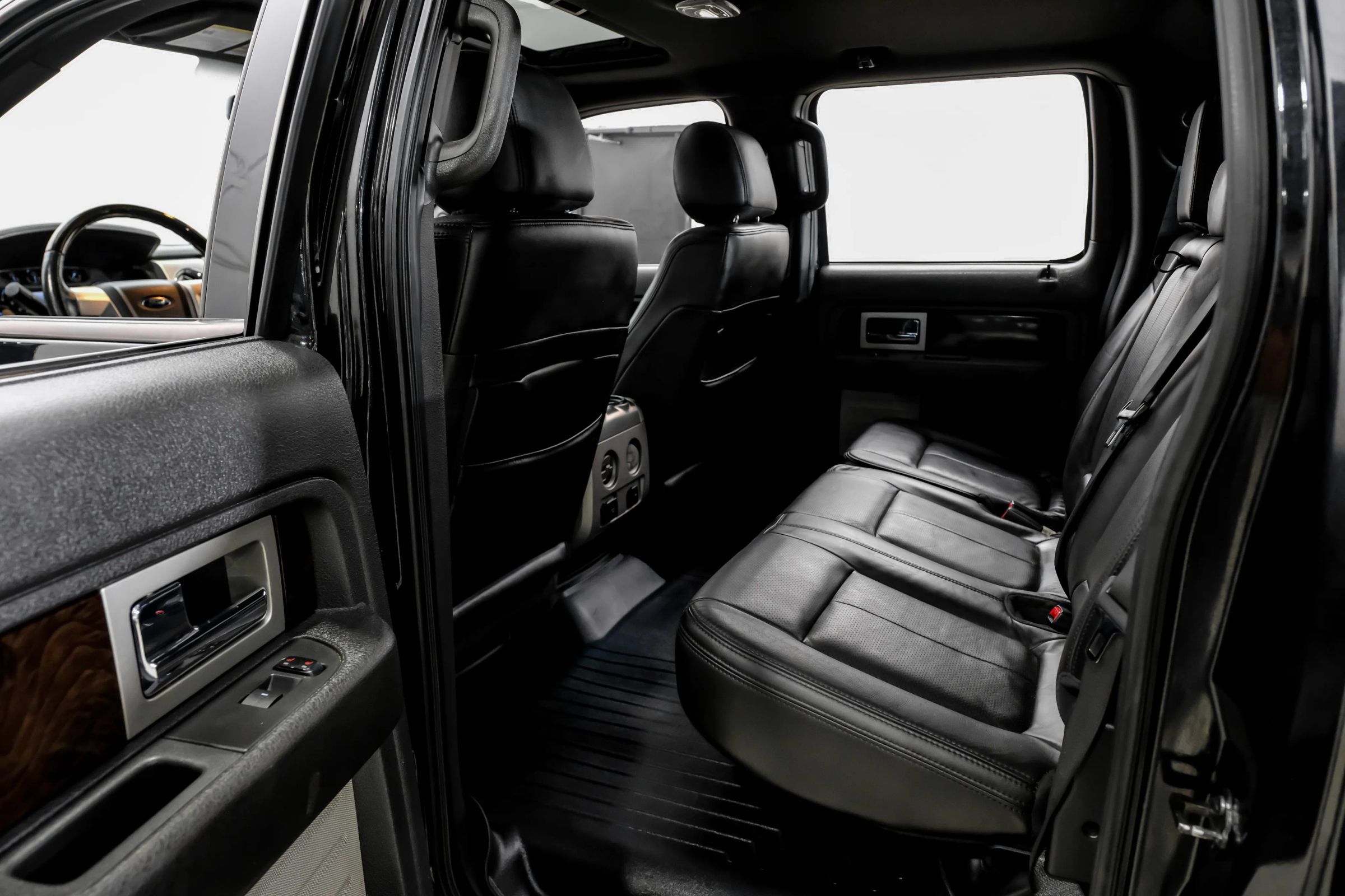 Used 2014 Ford F150 Platinum AWD/4WD image 45